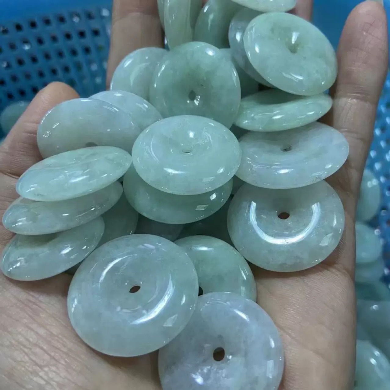 翡翠玉器挂件饰品翡翠龙牌佛公观音花件A货平安扣 批发直播抖音