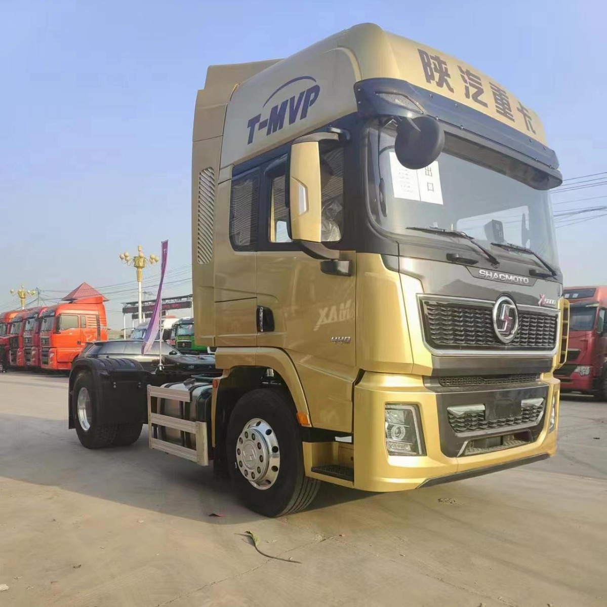专业出口陕汽德龙x5000 6×4 金色 牵引车头 新车俄罗斯中亚等