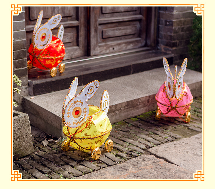 新款手工拉线拖拉兔灯新春发光滚动中秋花灯蕾丝布艺兔子电子灯笼