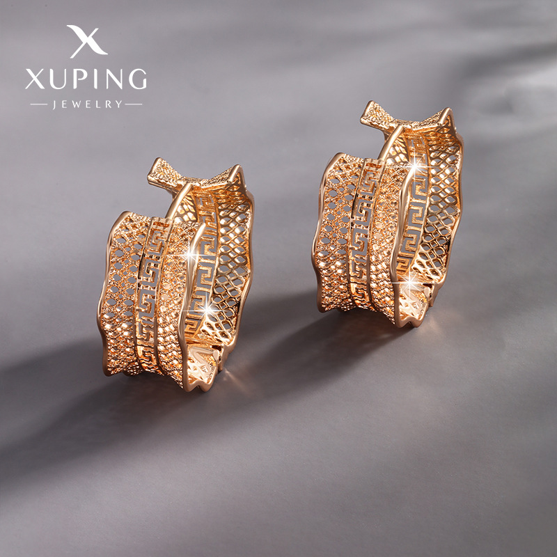 Xuping Jewelry Plated 18K Gold Alloy Temperament Earrings Middle East Fashion Ornament Retro Exquisite Pattern Earrings for Women