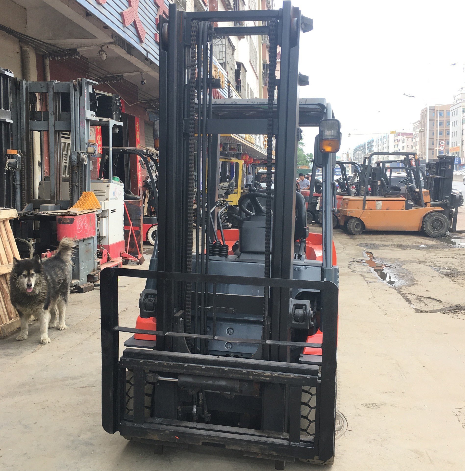 5吨丰田电动叉车7fb20toyota电动叉车两节门架升3.5米带侧移器