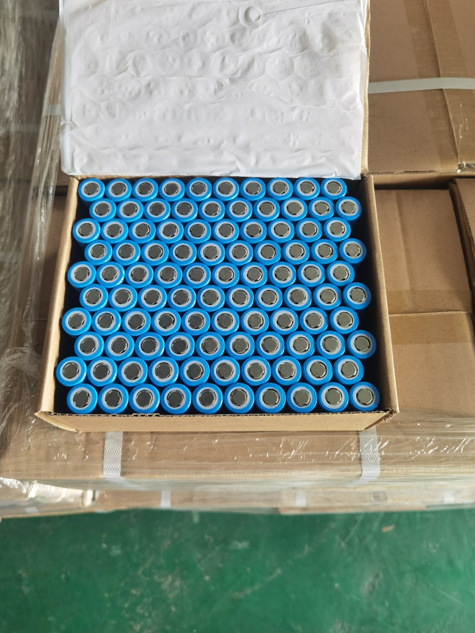 18650锂电池弘力1200mah1500mah1800mah平头现货批发