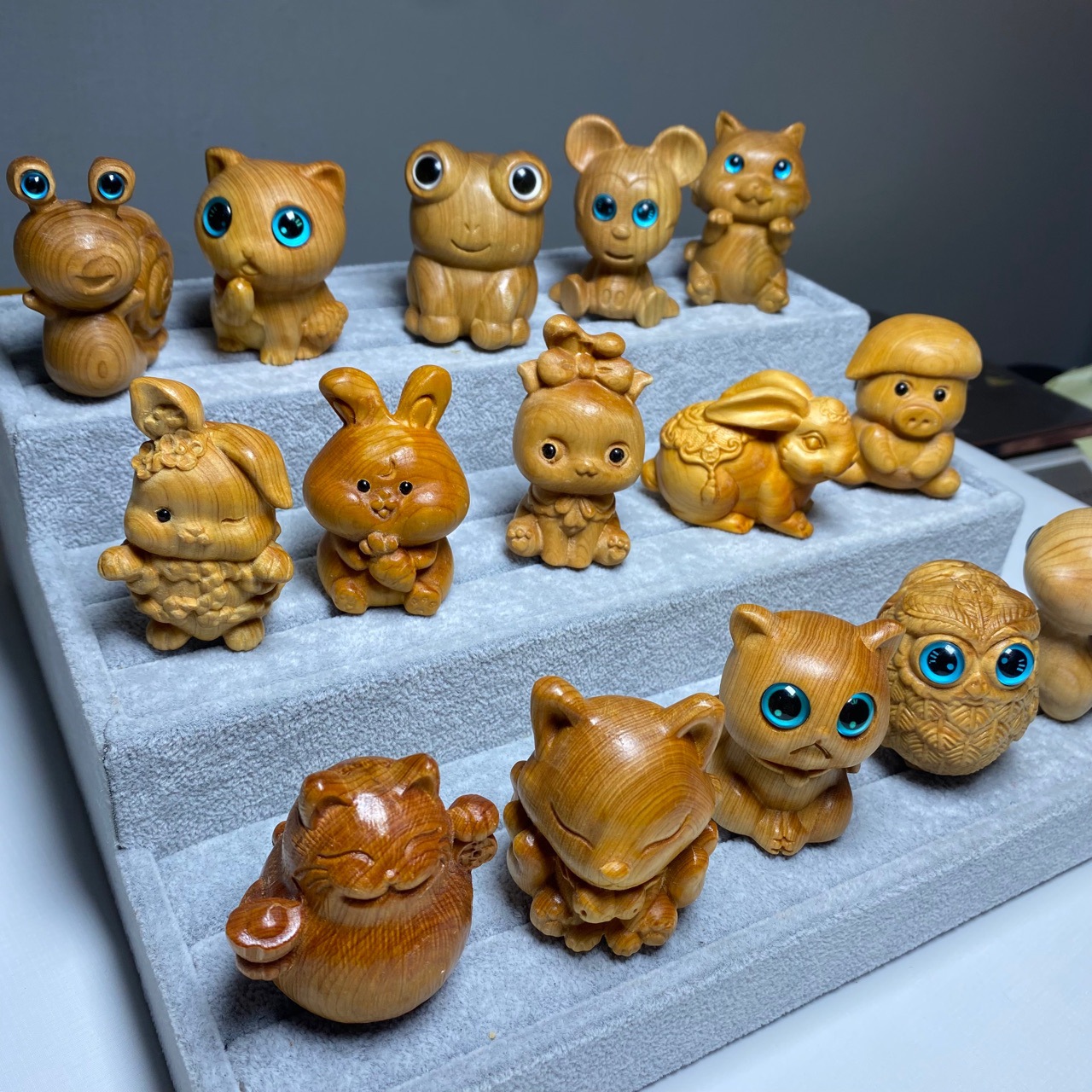 崖柏木雕刻可爱萌宠小动物猫头鹰,小兔子生气的小猫咪等各种摆件