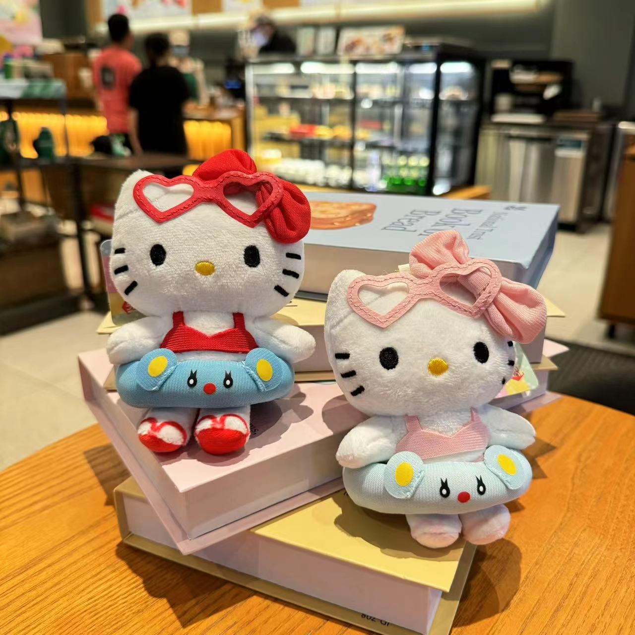 卡通动漫热卖泳圈比基尼kt钥匙扣挂件猫咪公仔女生背包装饰小玩偶