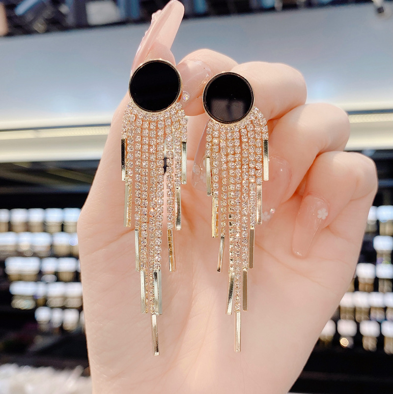 European and American Personalized Exaggerated Black Ring Long Tassel Earrings Female Graceful and Fashionable Socialite Sterling Silver Needle Earrings Female