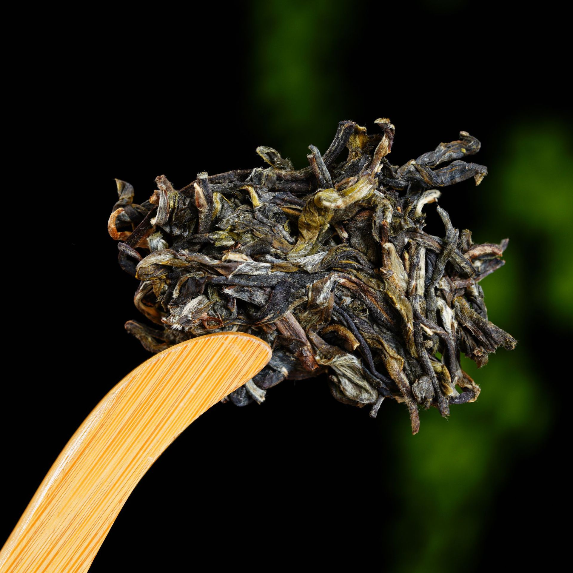 云南永德大叶种茶忙肺古树茶纯料生茶七子饼普洱茶直供一件代发