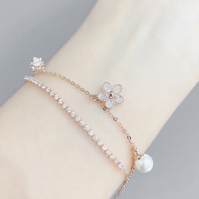 Petal Pearl Bracelet Yiwu Small Commodity Korean Simple Fashion Flower Sweet Personality Bracelet Ornament Source Factory