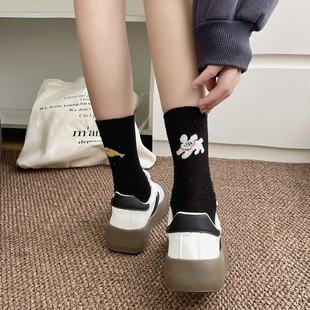 长袜女秋天外穿立体花朵女袜日系休闲棉袜ins风中筒袜子批发诸暨