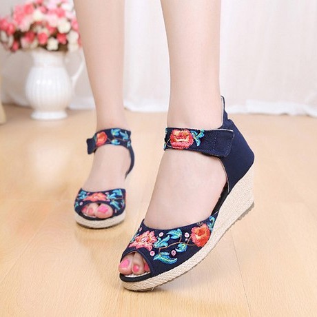 断码处理新款绣花民族风坡跟布鞋魔术贴鱼嘴高跟布凉鞋-阿里巴巴