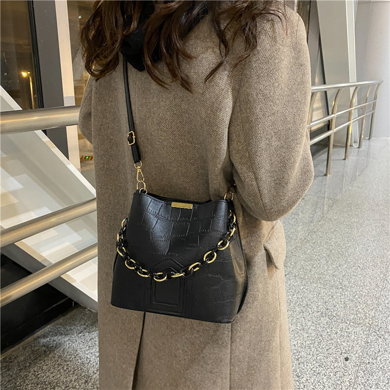 Popular Big Bag for Women 2021 New Trendy Korean Style Western Style Leisure Simple Texture Chain Shoulder Cross Body Bucket Bag