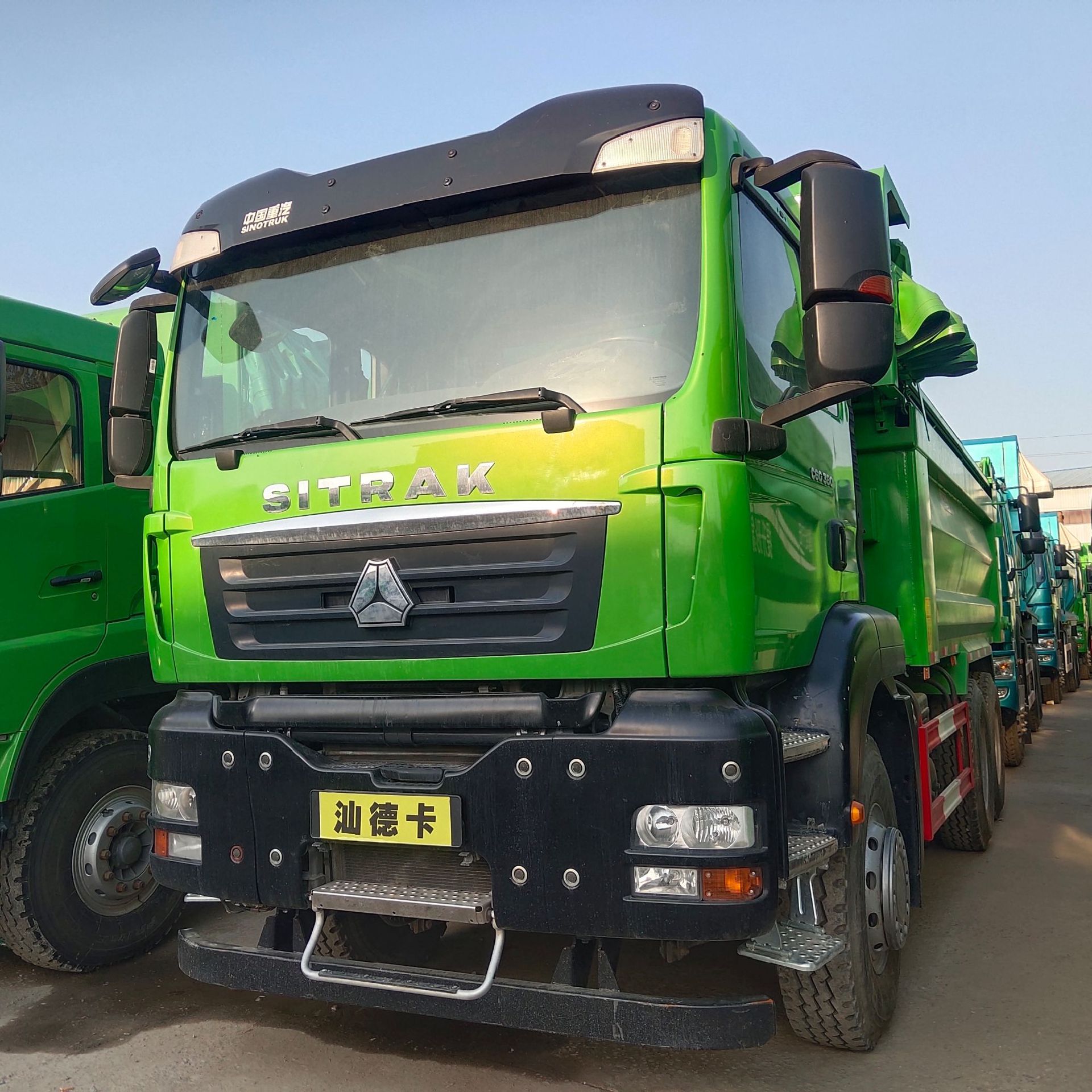 出售库存汕德卡自卸车 后翻工程车 双桥土方车