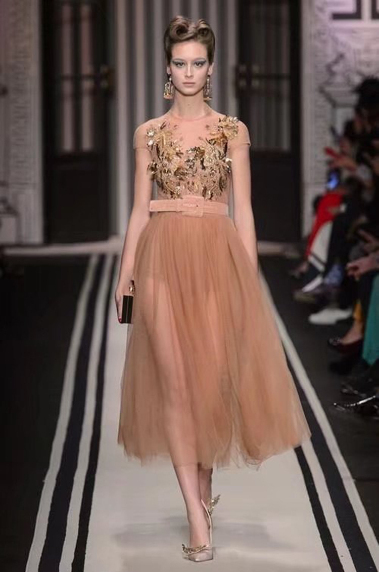 欧美走秀绣花连衣裙图片