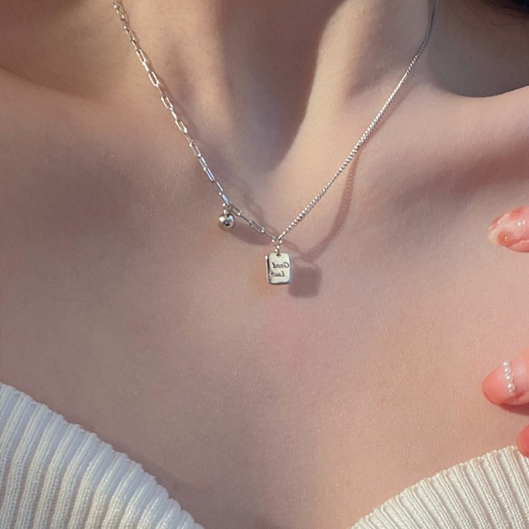 Light Luxury Minority Square Shell Necklace for Women Summer Design Versatile Simple Clavicle Chain Ins Cold Style Ornament