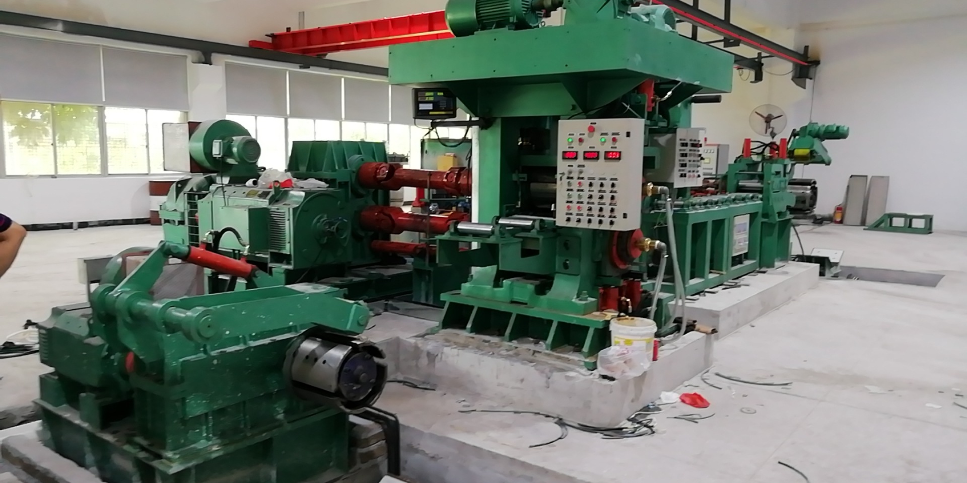 按需商订各类金属带材二辊复合轧机,四辊复合轧机,四辊精轧机