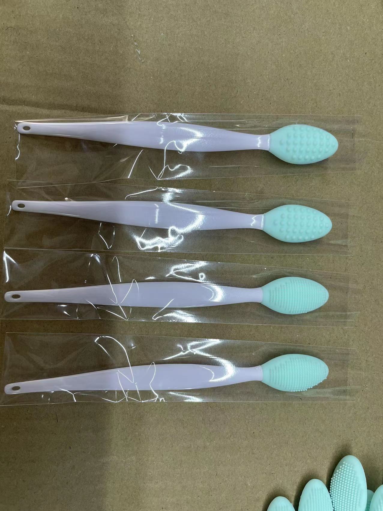 Makeup Brush Silicone Nose Head Brush Double-Sided Nose-Washing Brush Multifunctional Medicated Acne Pads Facial Silicone Cleaner Nose Head Brush