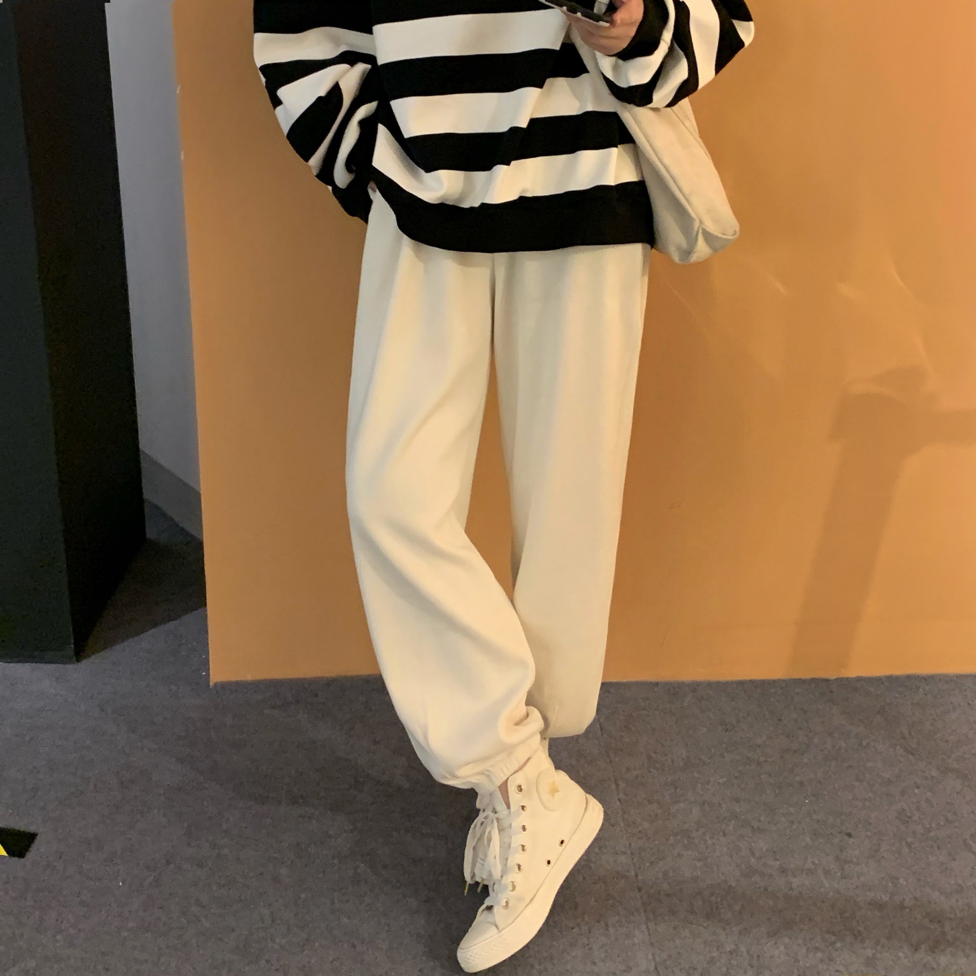 奶白色卫裤女小个子秋冬高腰宽松显瘦直筒运动裤加绒哈伦束脚裤厚