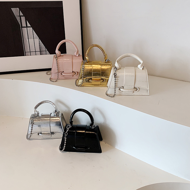 时尚简约手提小方包女亮面新款轻奢单肩包休闲百搭链条斜挎包女包