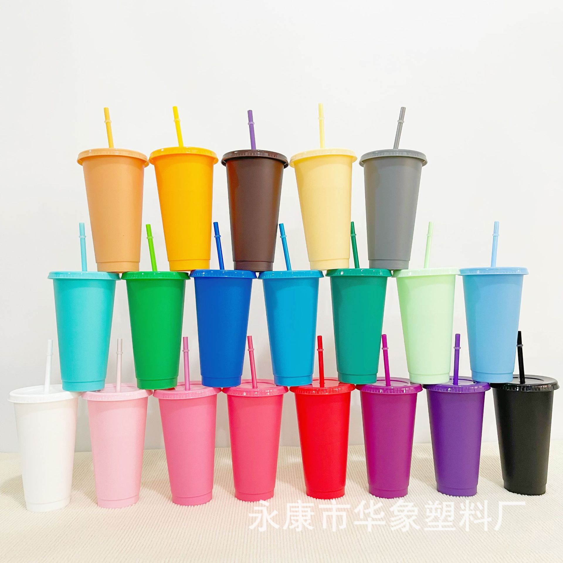 Factory Direct Colorful Multi-Color Single Layer 710M Large Capacity Pp Plastic Straw Cup Fashion Water Cup Wholesale Logo Can Be Added