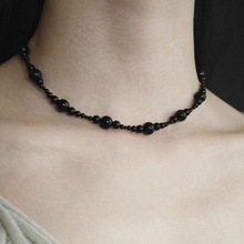 黑色玻璃珠颈链大小圆形串珠项链2024新款小众设计简约圆珠锁骨链