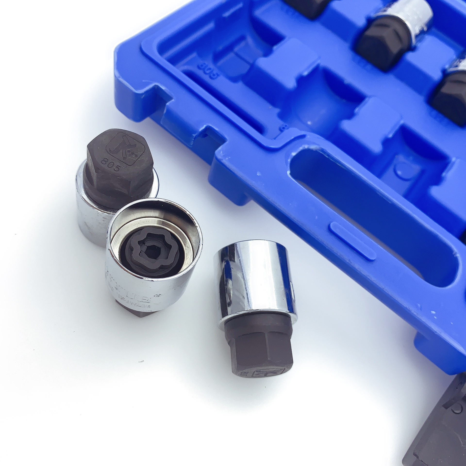 适用吉普指南者牧马人大切诺基道奇酷威轮胎防盗螺丝钥匙套筒工具