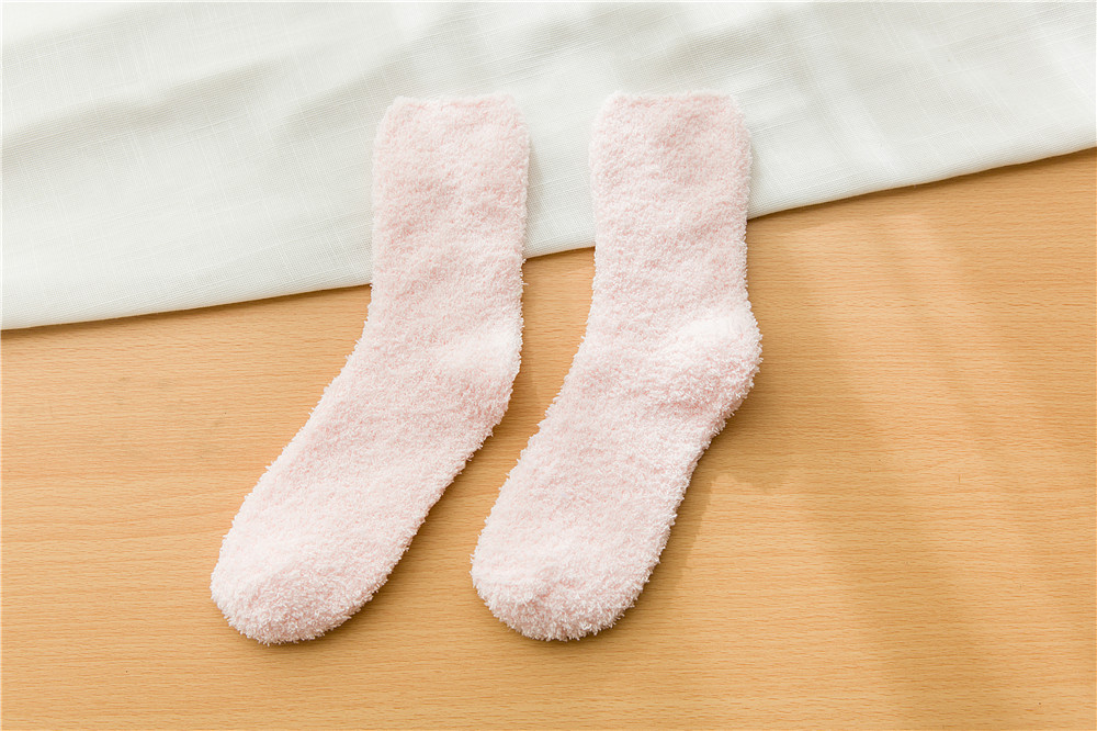 袜子女珊瑚绒睡眠冬季家居加绒加厚秋冬款睡眠保暖中筒毛巾地板袜