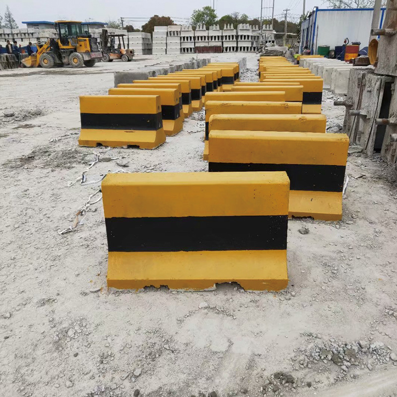 交通设施水泥隔离墩道路防护栏防撞墩公路警示墩混泥土水泥石墩子