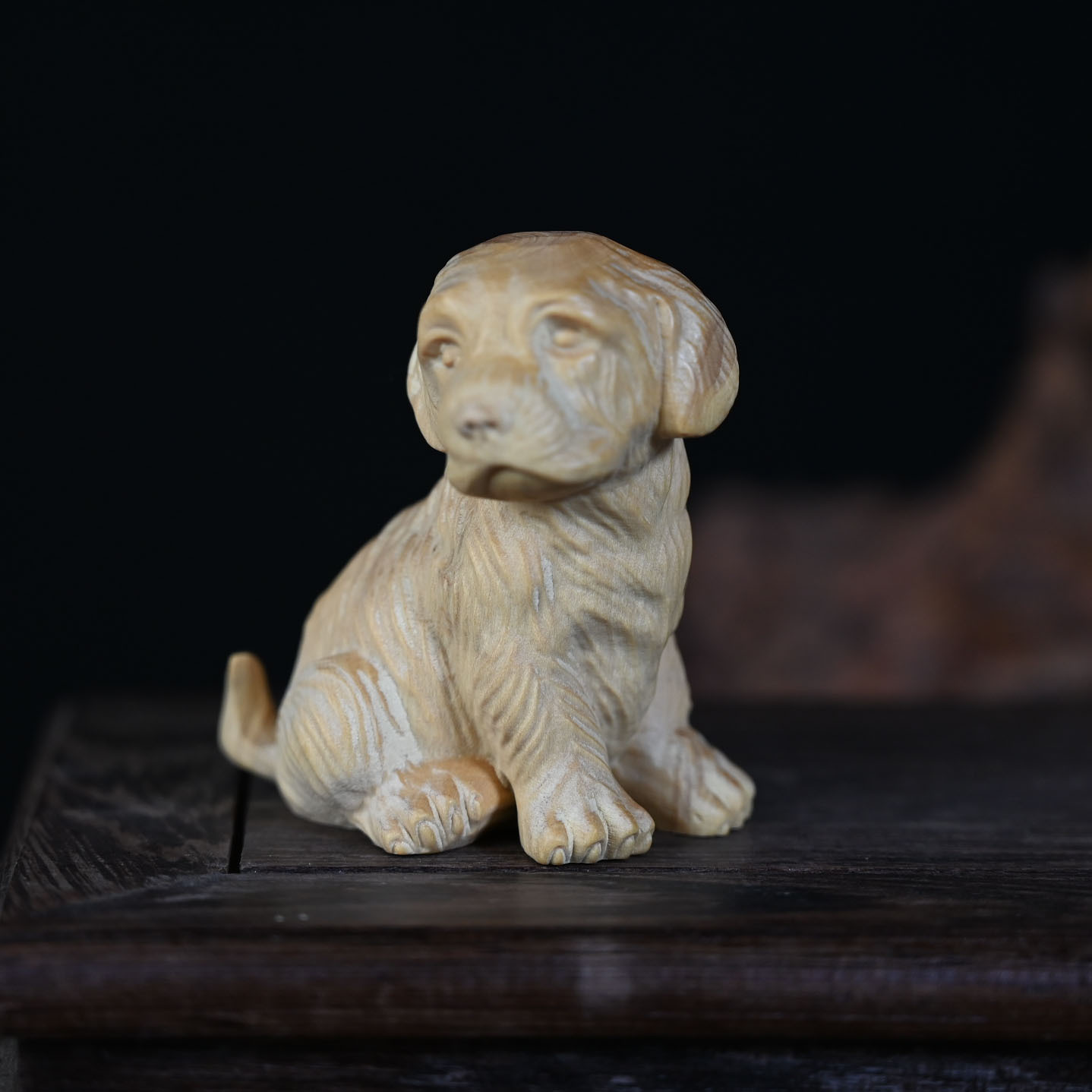 黄杨木雕狗