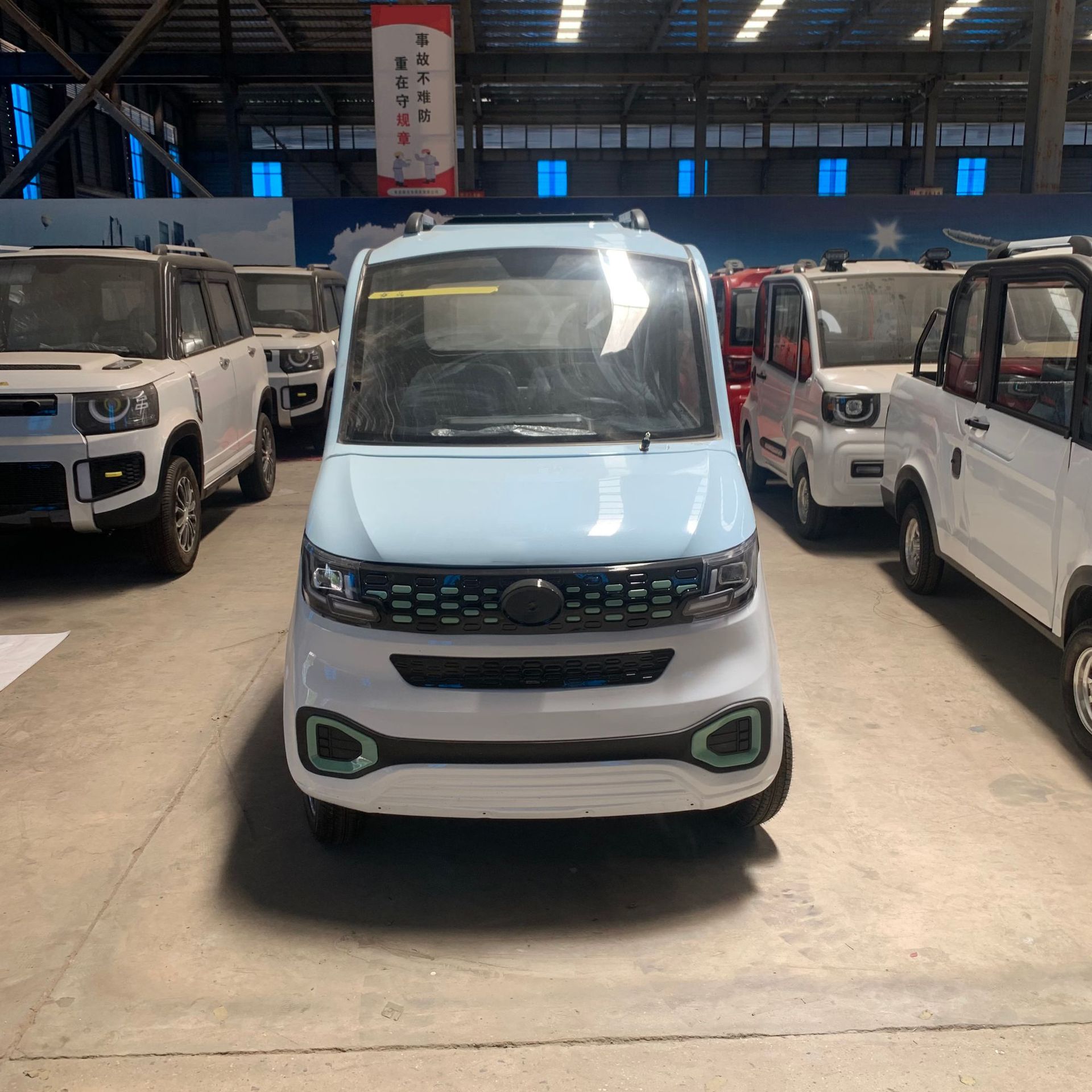 电动四轮车全封闭老头乐电动车代步老人接送孩子车盘式女士带棚车