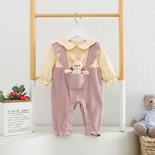 婴儿连体衣春季新款22年韩版背带假两件哈衣兔宝宝的家宝宝连衣服