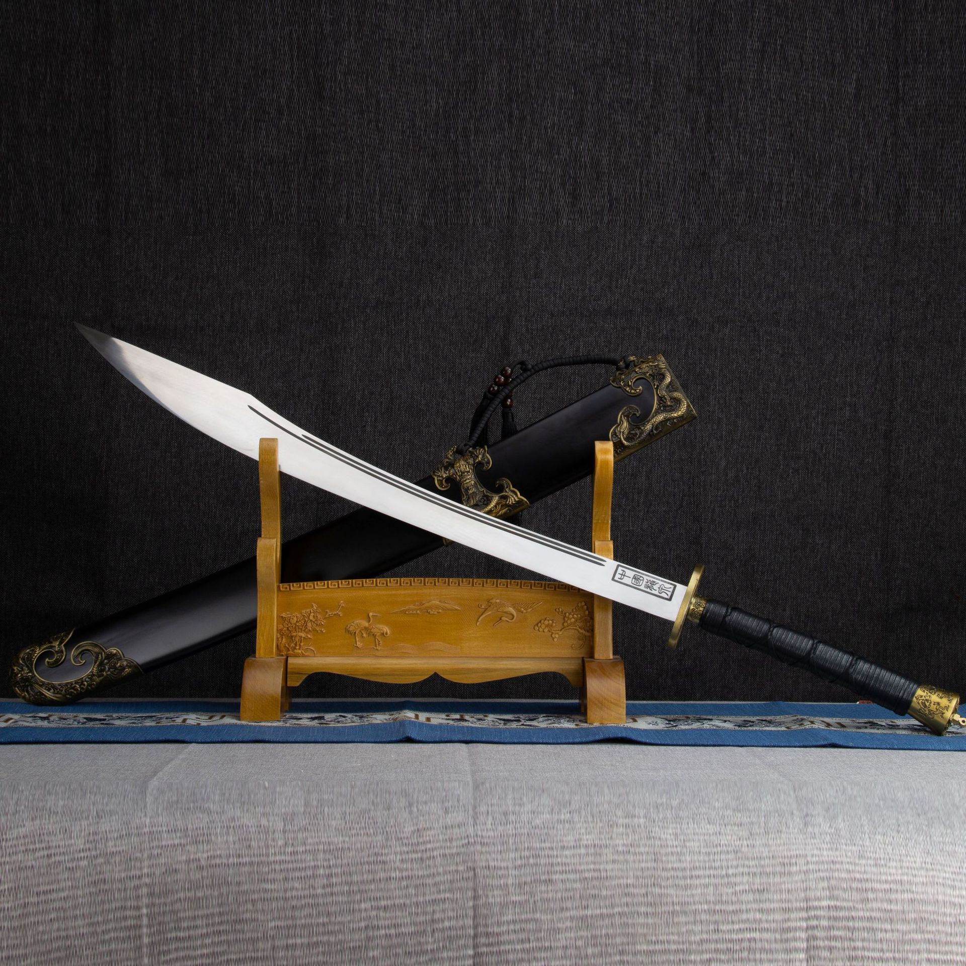 龙泉市刀剑手工锻打武术练习刀牛尾刀清腰刀绣春刀镇宅宝剑未开刃