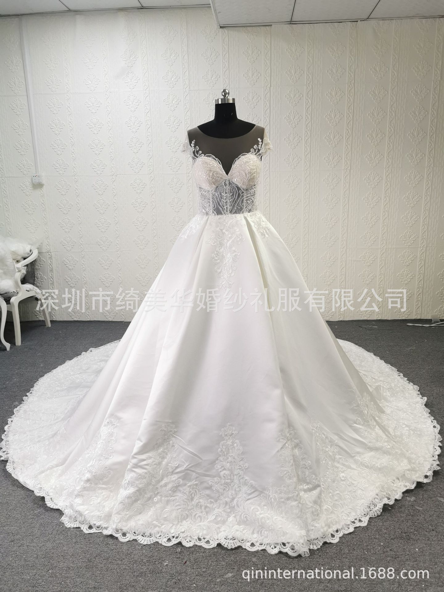 2021年冬季a摆缎布简约大气端庄中拖v领时尚新娘结婚婚纱-阿里巴巴