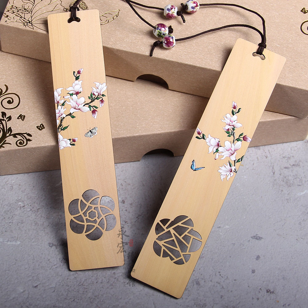 彩绘黄杨木蝶恋花书签 镂空木兰花开书签 高校礼品 可刻字logo