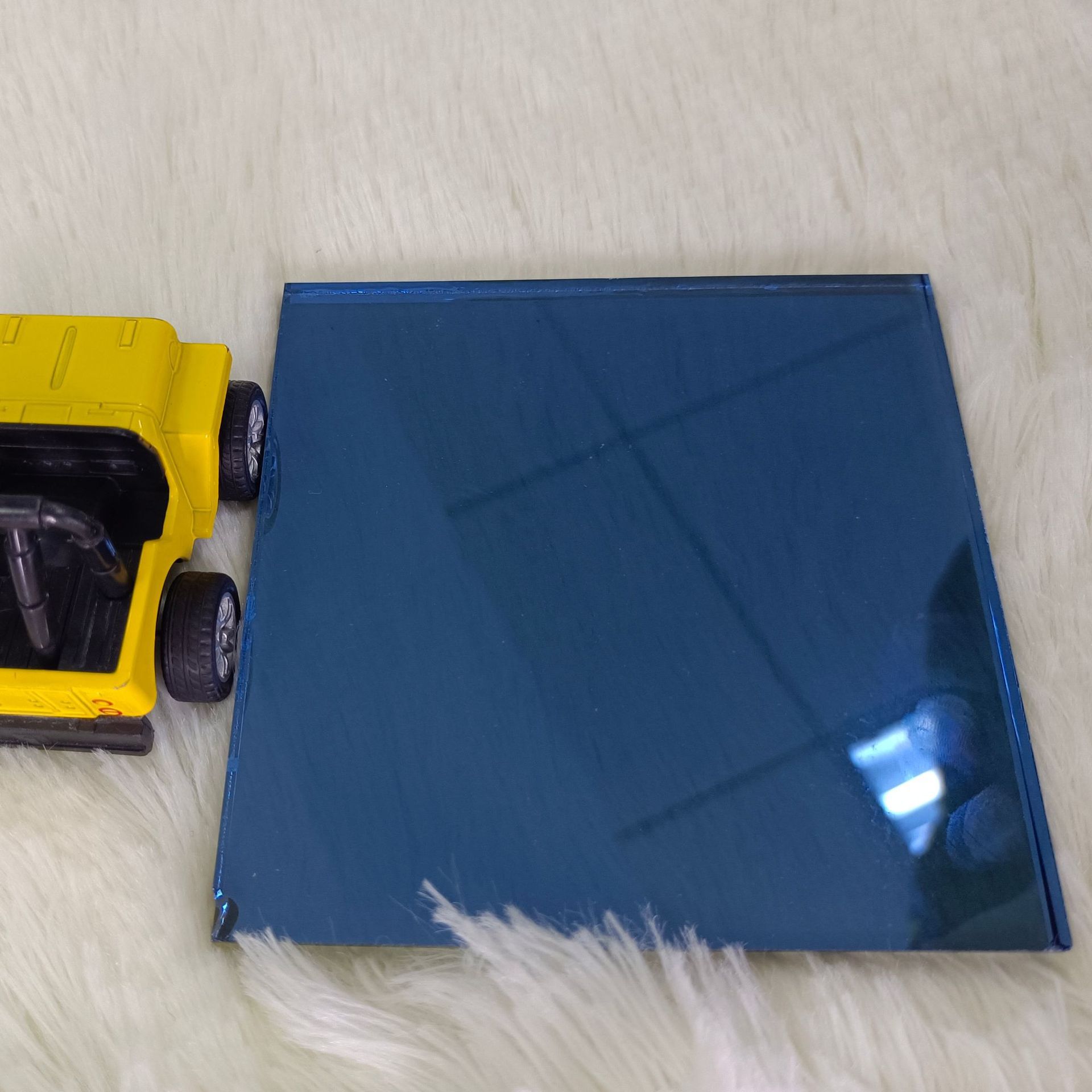 厂家经销批发 4mm 5mm 6mm 宝石蓝在线镀膜玻璃 蓝色反射镀膜玻璃