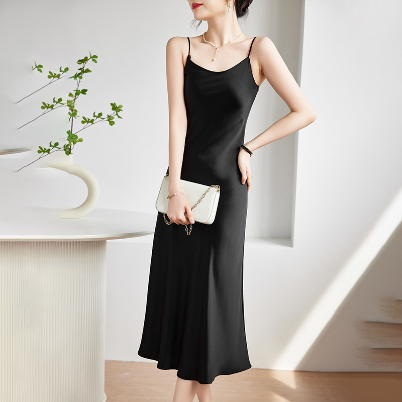 醋酸连衣裙女2024新款吊带高级感修身内搭法式设计感仙女小众长裙