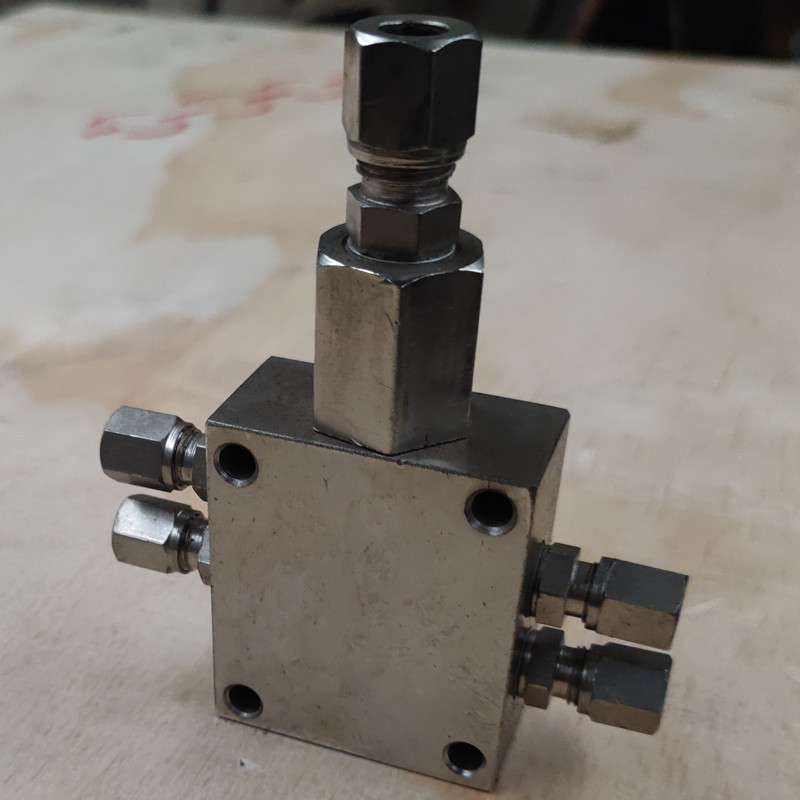 油气分配器js2 4 6 8 -10/6润滑管路黄油气体混合分油器