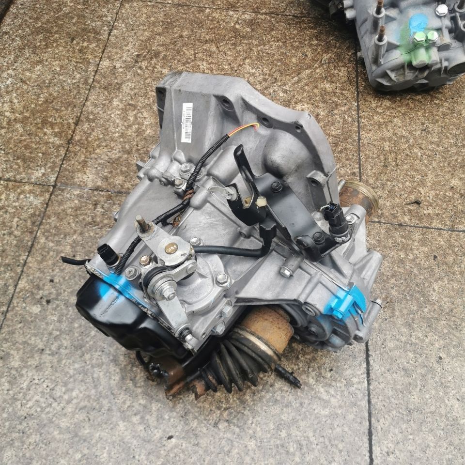 雨燕手动变速箱