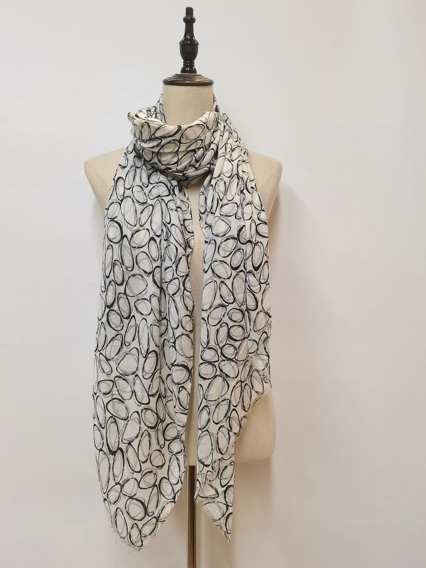 Spring and Autumn New Korean Style Cotton and Linen Popular Factory Wholesale Vintage Pattern Autumn Scarf Scarf