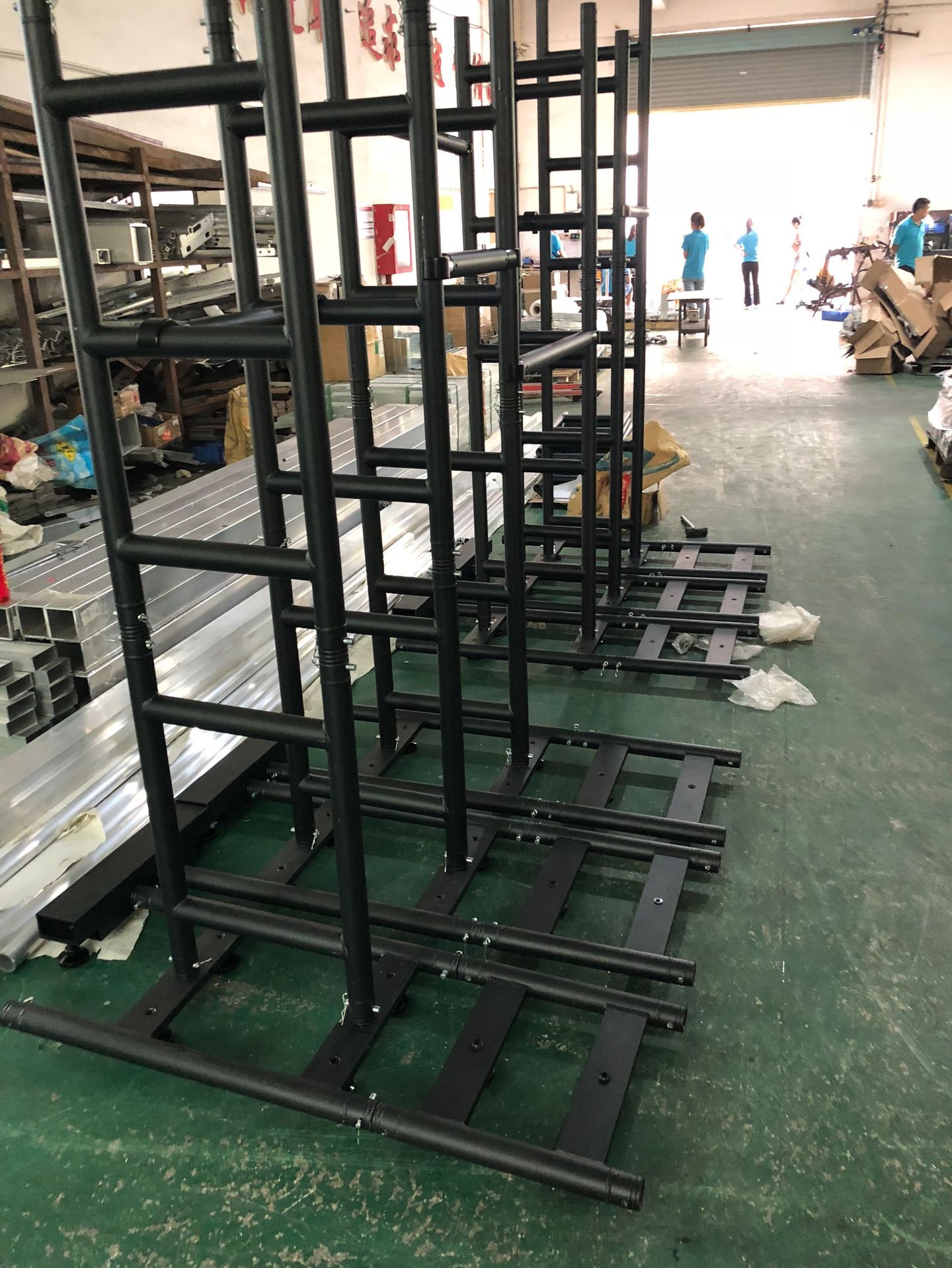 led显示屏背架落地安装架堆装系统厂家设计加工为您屏幕量身定制