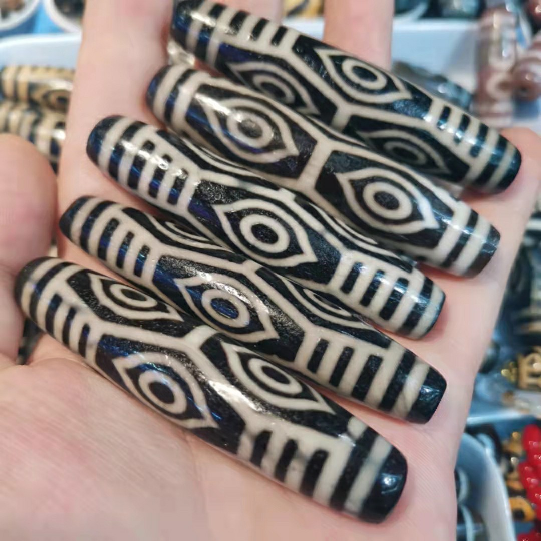 直播热销龙眼六眼玛瑙天珠火供高油包浆风化细腻老气古旧值得收a