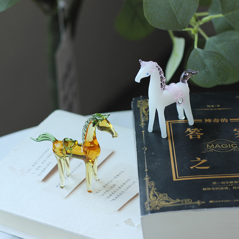 跨境琉璃生肖小马摆件雕像创意马办公室装饰桌面玻璃制品工艺品