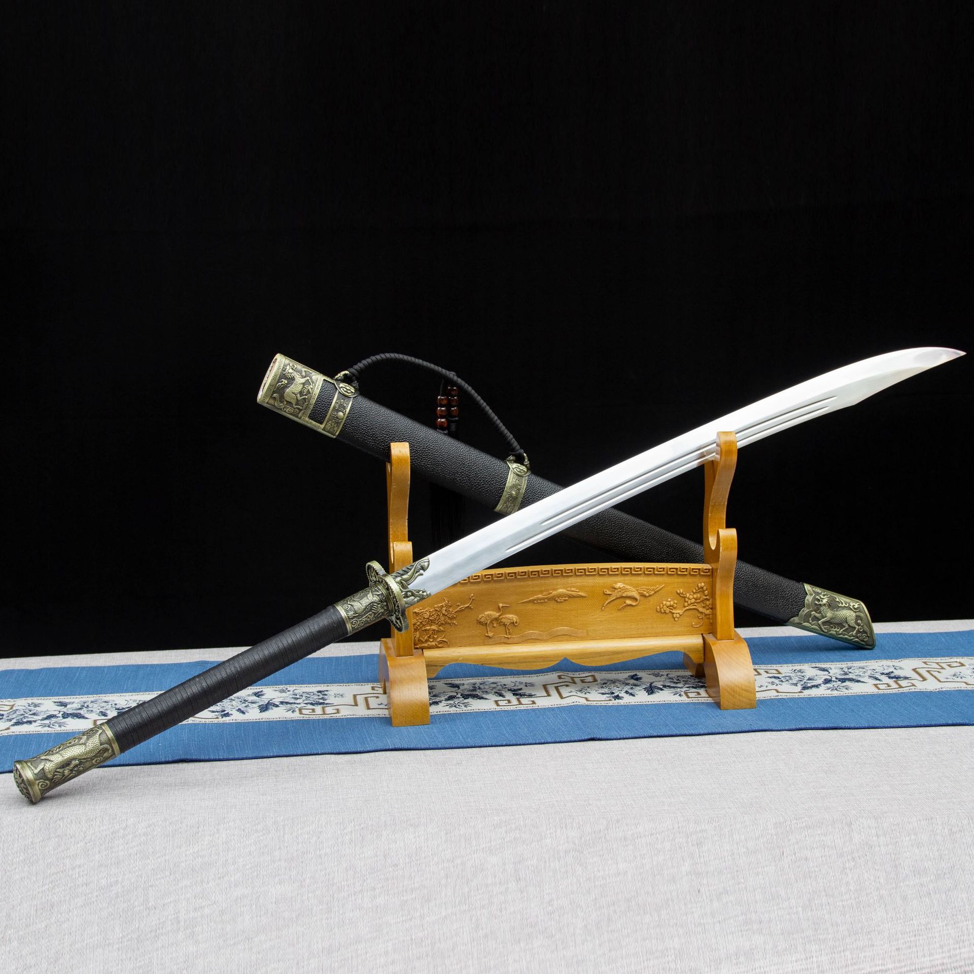 龙泉市刀剑高锰钢手工锻打康熙战刀双手刀镇宅硬宝剑牛尾刀未开刃