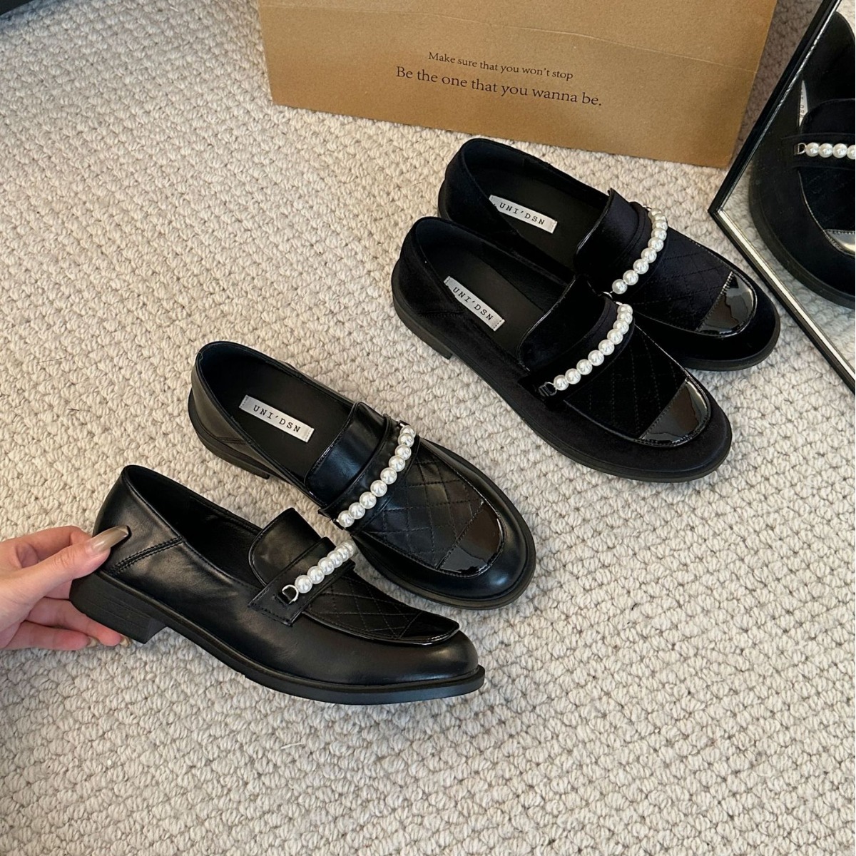 2024新款春季英伦风圆头珍珠格子粗跟小香风乐福女单