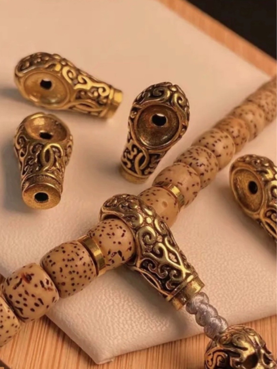 唐纹三通佛头文玩配饰星月菩提百香籽佛手金刚三通佛头内倒角