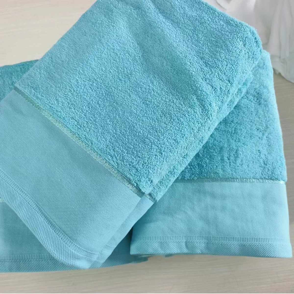 酒店民宿主题酒店酒店绿色70*140*600克纯棉吸水性浴巾毛巾现货有