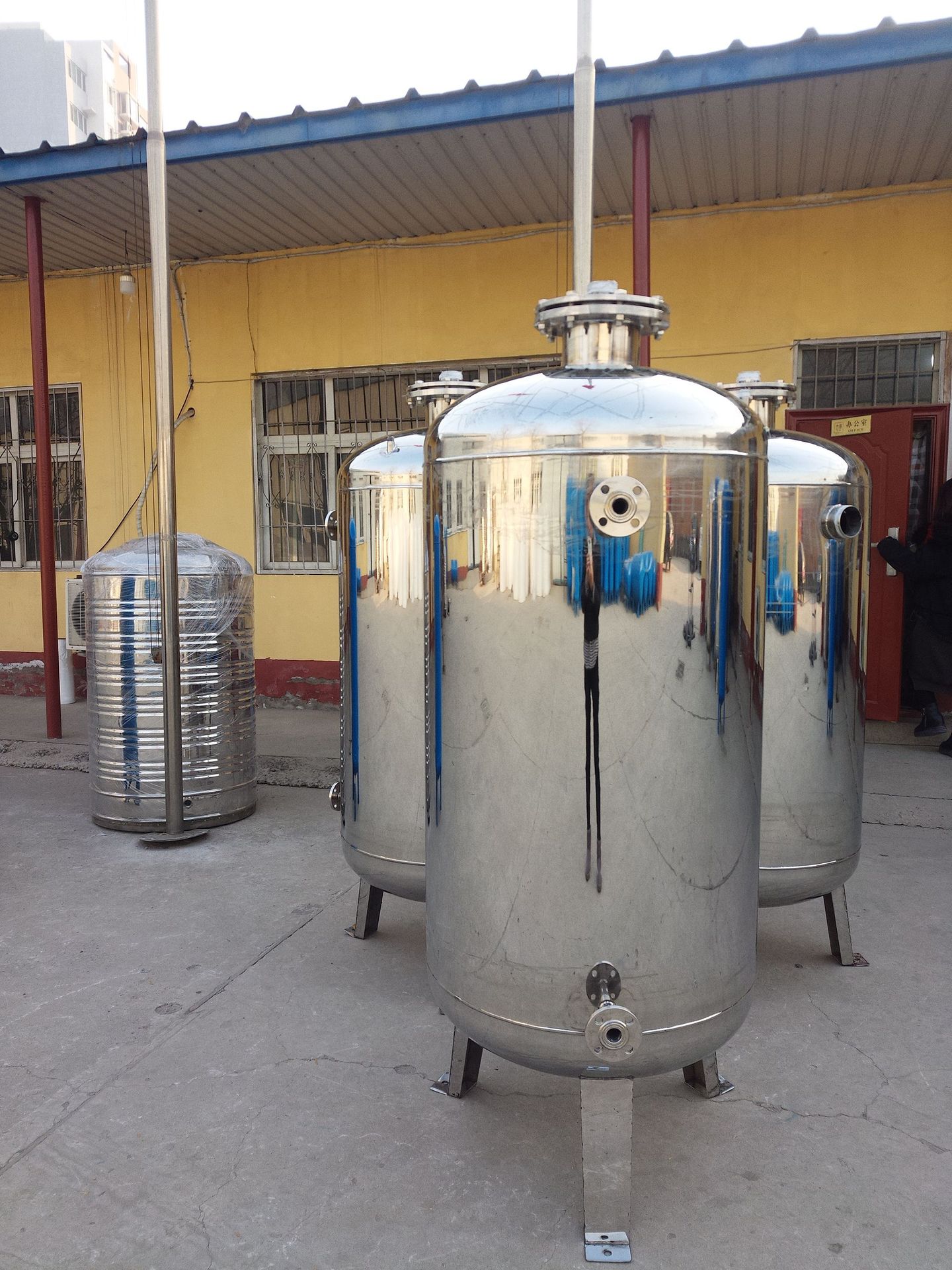 日兴无塔供水器增压水箱承压储罐家用井水供水1000l-阿里巴巴