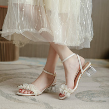 法式凉鞋女工厂直销方头粗跟仙女风中跟一字带蕾丝花边性感女鞋