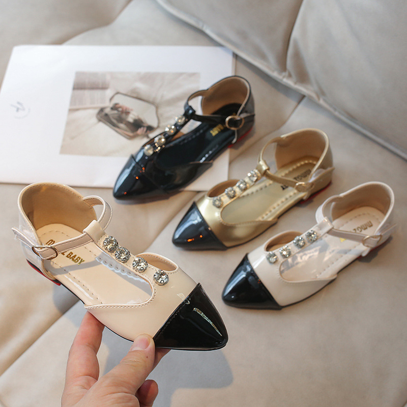 女童鞋2025年春秋季新款儿童尖头平底百搭小皮鞋女孩水钻公主单鞋