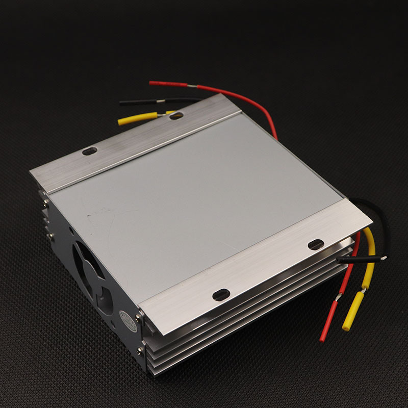 24v转12v货车直流电压转换器 15a大功率电源转换器 低音炮降压器