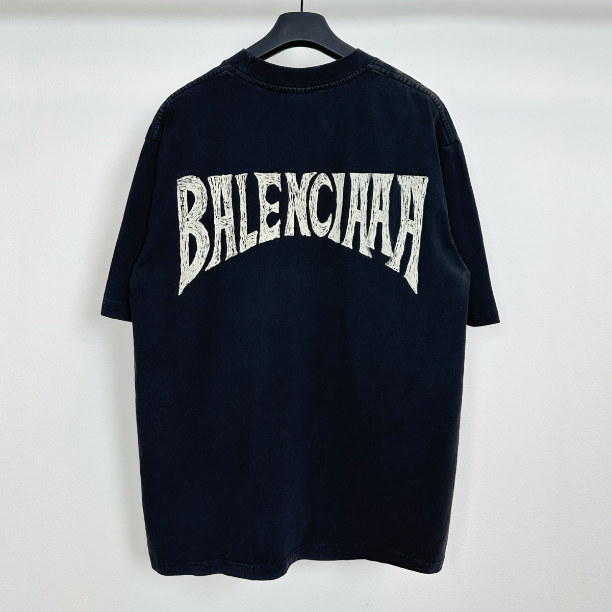 正确版本高品质b家23ss新款后背大字母logo蝙蝠涂鸦宽松短袖t恤2