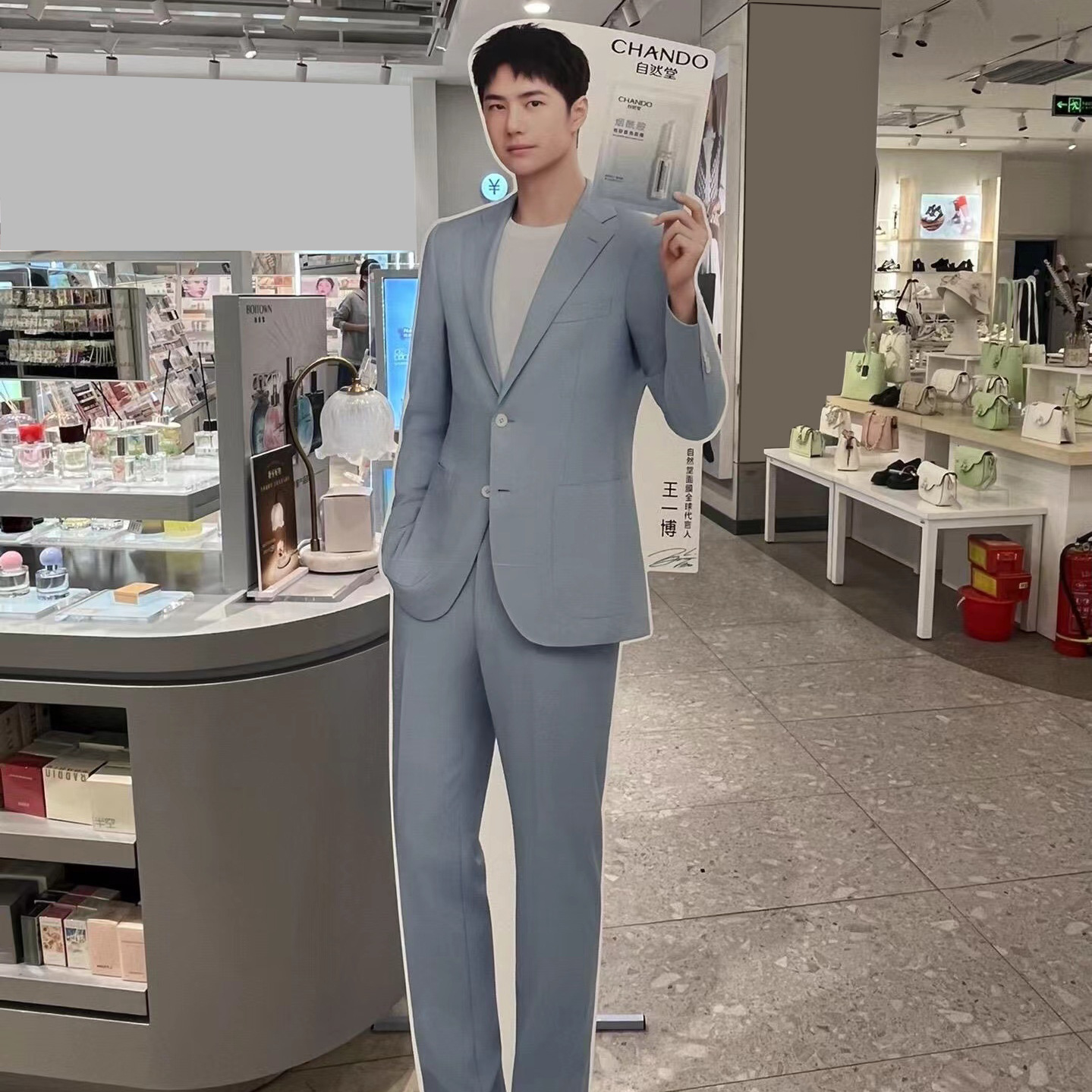 雪弗板人形立牌批发kt板广告展板人像立牌宣传高清喷绘工厂制作快